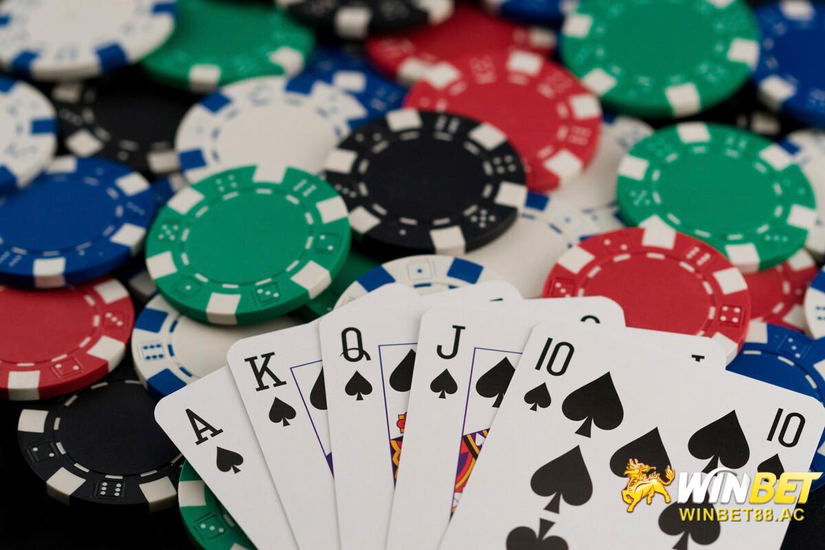 Poker là trò chơi cực kỳ thú vị